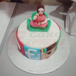 Social Media Addict Lady Cake