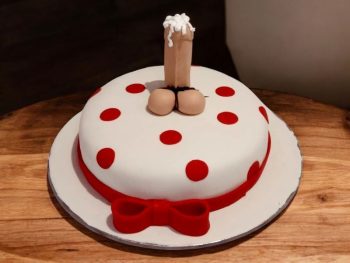 polka-dot-penis-party-cake