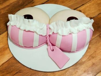 pink-bra-shaped-party-celebration-cake