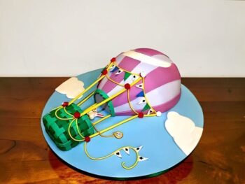 elegant-hot-air-balloon-celebration-cake