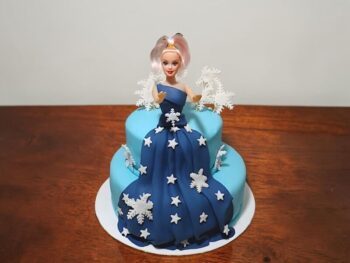frozen-princess-style-designer-cake