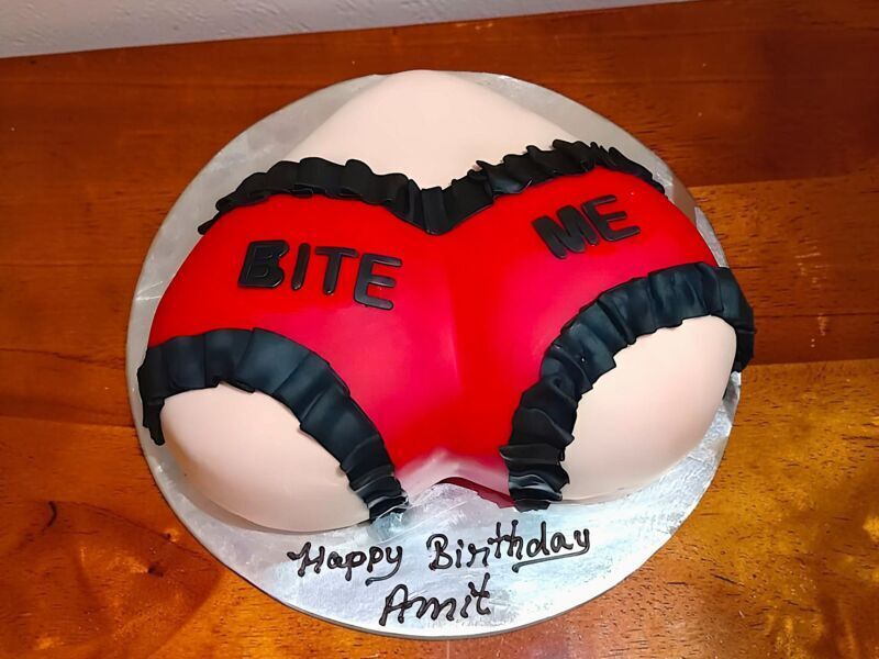 naughty-bachelor-party-surprise-cake naughty-bachelor-party-surprise-cake