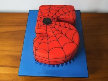 superhero-number-5-kids-birthday-cake